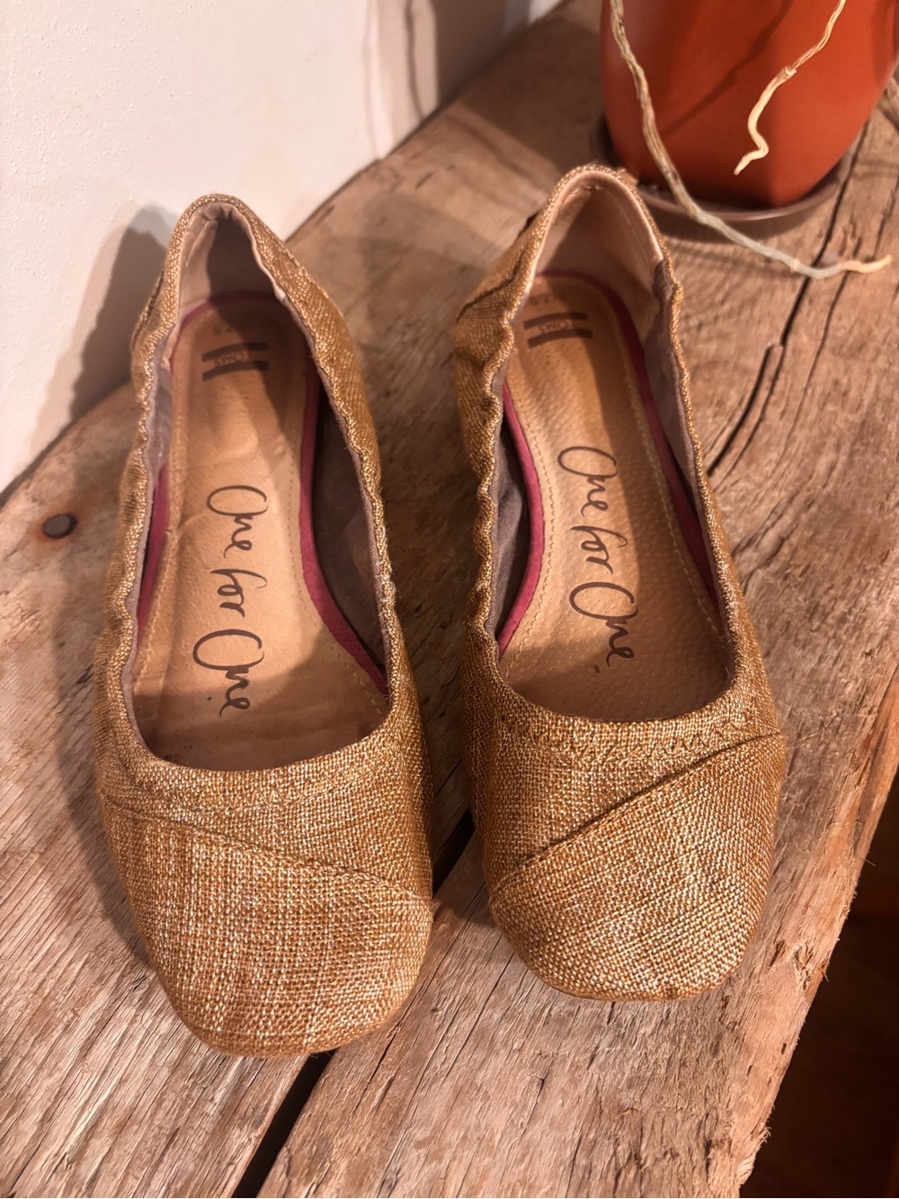 Toms Women's Ivory Burlap Ballet Flats